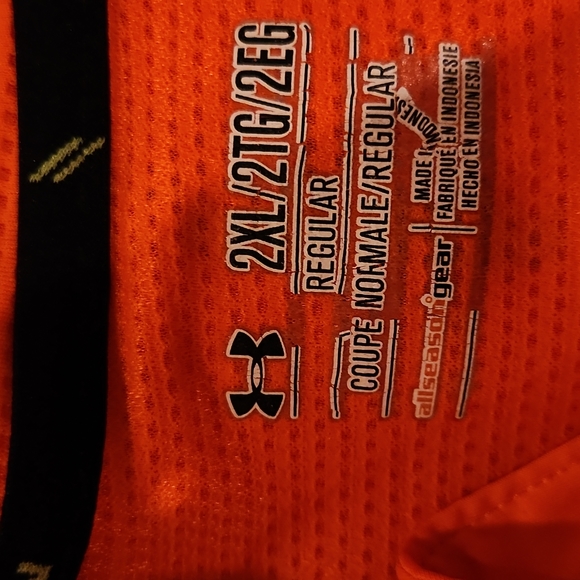 Under Armour 1/4 zip pullover - Picture 3 of 3